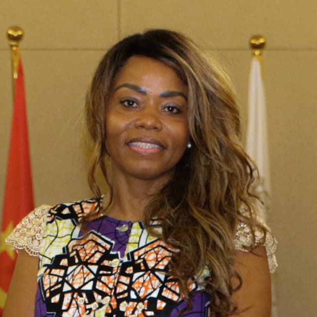Dra. Suzana Monteiro Camacho